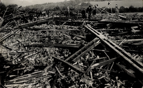 Photo Postcard Langenberg Velbert in the Rhineland, Langenberg transmitter, debris after the 1935 hurricane