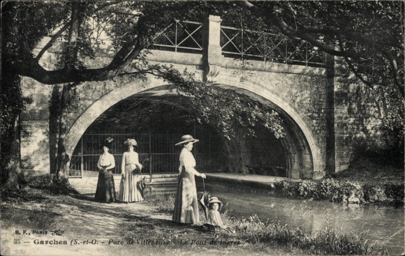Postcard Garches Hauts de Seine, Villeneuve Park, Bridge