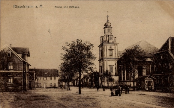 Postcard Rüsselsheim am Main Hessen, Church and Town Hall