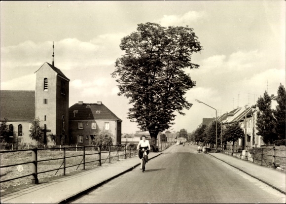 Ak Jessnitz Jessnitz in Anhalt, deel van de straat voor de Hallesches Tor, kerk