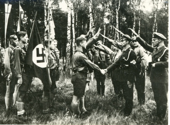 Collective picture Youth in the Front, Hitler Youth and Young People No. 15 Fraternization in Wuhlheide