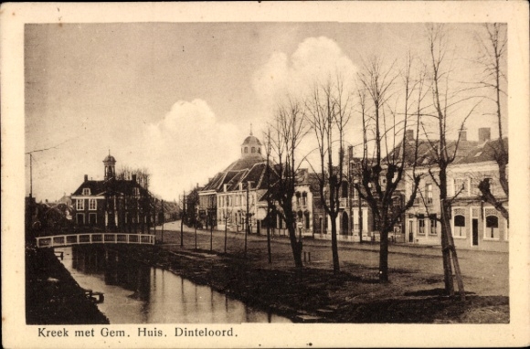 KP Dinteloord Brabancja Północna, Kreek, Gem. Huis, kanał, drzewa, budynki