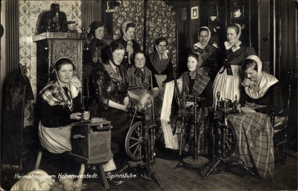 PC Hohenwestedt in Schleswig Holstein, spinning room, women in costume, local history museum