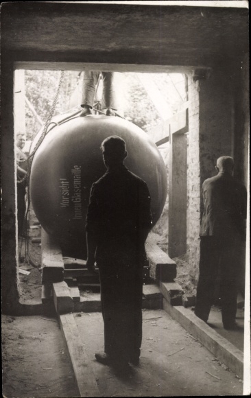 Photo Postcard Thale in the Harz Mountains, gas tank? Inscription Caution vitreous enamel, worker