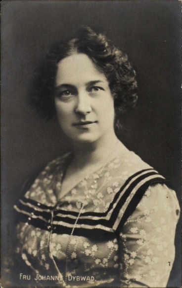 Ak Schauspielerin Johanne Dybwad, Portrait
