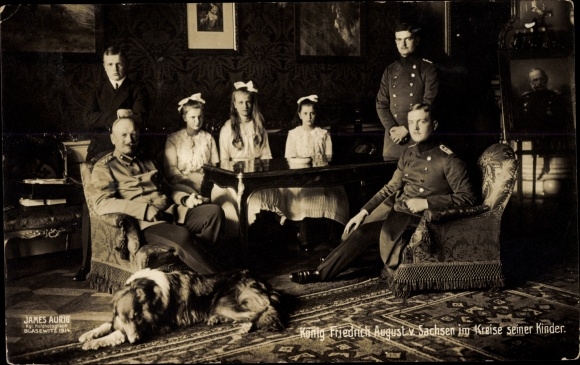 PC King Friedrich August III. of Saxony surrounded by his children