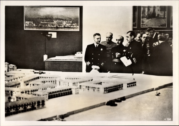 Photo Hoffmann, General Franco, New German Architecture Exhibition in Madrid, May 1942