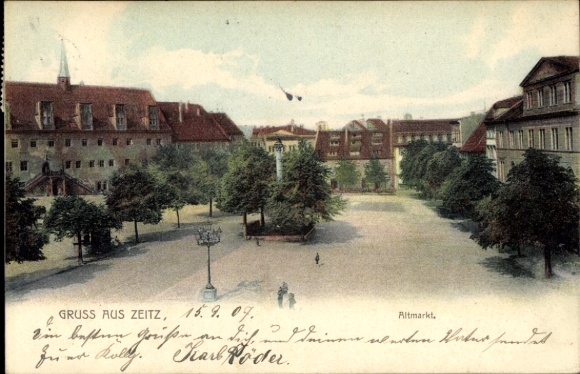 Ak Zeitz im Burgenlandkreis, GRUSS AUS ZEITZ, Altmarkt, Personen im Park,  Architektur