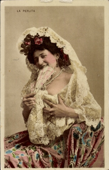 Postcard Variety Artist La Perlita, portrait