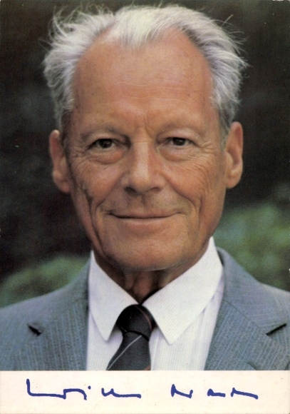 Postcard Willy Brandt, fourth Chancellor of the Federal Republic of Germany from 1969 to 1974, portrait, autograph