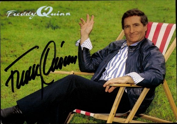 Postcard singer and actor Freddy Quinn, portrait, deck chair, autograph