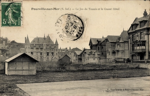 Ak Pourville sur Mer Hautot sur Mer Seine Maritime, Le Jeu de Tennis et le Grand Hotel