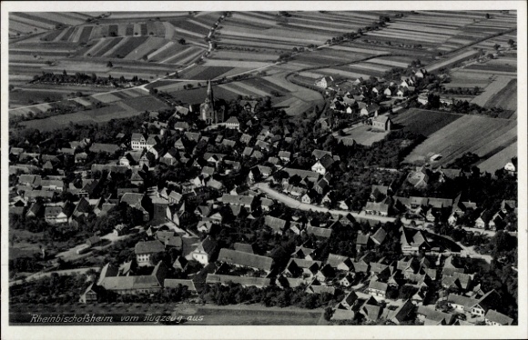 Ak Rheinbischofsheim Rheinau in Baden, Luftaufnahme von  Kirchturm sichtbar, ländliche Umgebung