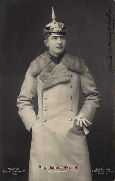 Ak Prinz August Wilhelm von Preußen, Portrait, Mantel, Pickelhaube, Liersch 1601
