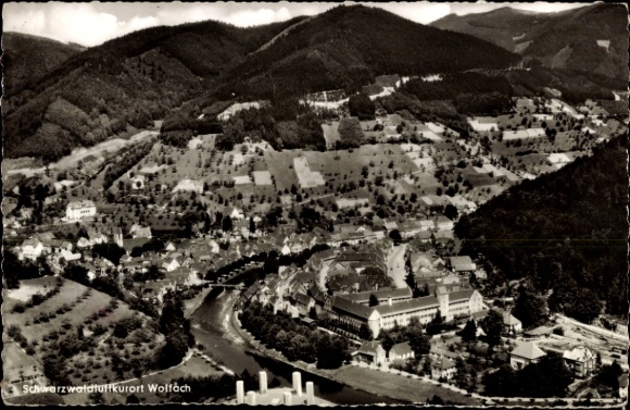 Ak Wolfach im Schwarzwald, Luftaufnahme, Schwarzwaldtuftkurort  Berge, Wälder, Fluss