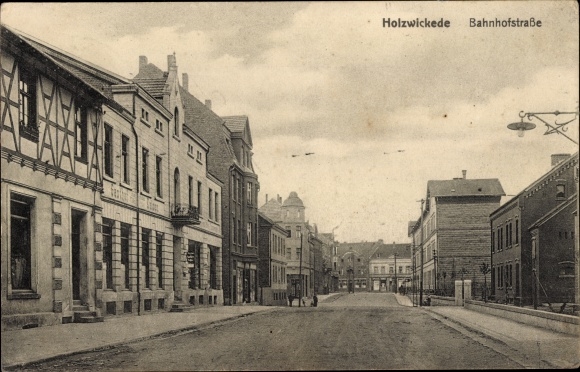 Postcard Holzwickede in the Ruhr area, Bahnhofstrasse, inn