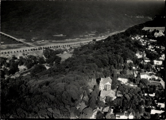 Photo Baltic Sea resort Göhren on Rügen, aerial photograph