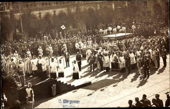 Photo Postcard Munich, procession