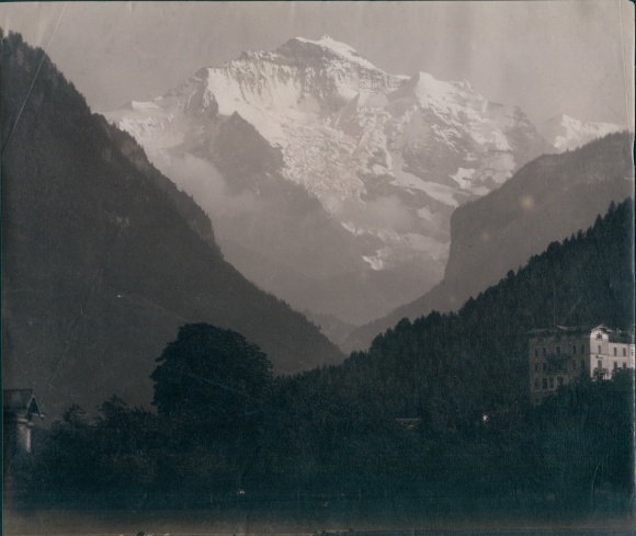 Photo Interlaken Bern Canton Switzerland, Jungfrau