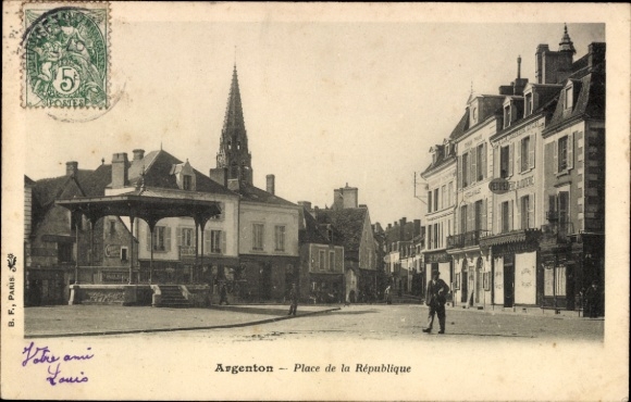 Postcard Argenton sur Creuse Indre, Historic Building, Republic Square, People, Trees