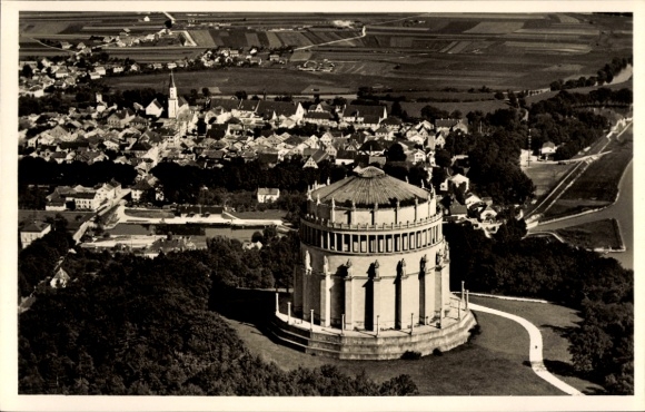Ak Kelheim an der Donau Niederbayern, Befreiungshalle, Fliegeraufnahme