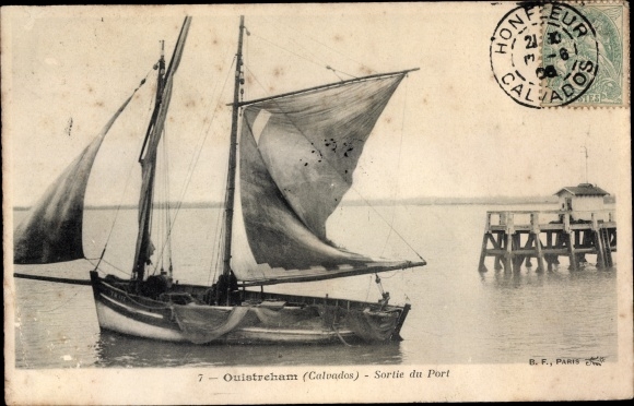 Postcard Ouistreham Calvados, Port Exit