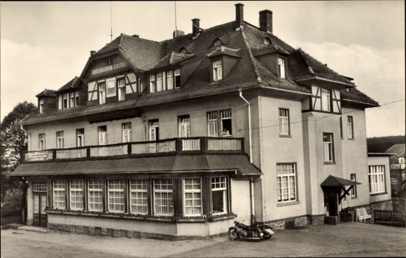 Postcard Hartha Hintergersdorf Tharandt in the Ore Mountains, FDGB convalescent home Forsthaus, motorcycle