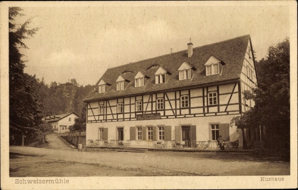Ak Bad Schweizermühle Rosenthal Bielatal in Saksen, kuuroord, gebouw met meerdere verdiepingen, omgeven door...