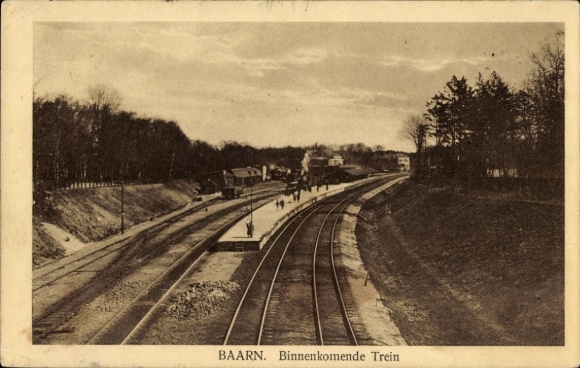 Ansichtkaart Baarn Utrecht Nederland, aankomende trein, treinstation