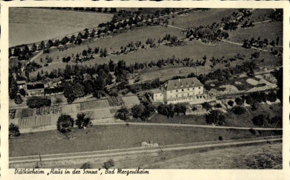 Postcard Bad Mergentheim in Tauberfranken, diet health resort Haus in der Sonne, railway line