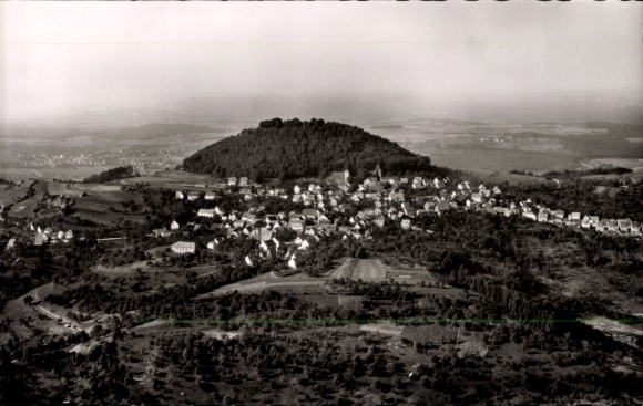 Postcard Hohenstaufen Göppingen in Württemberg, aerial photograph of wooded hill, arrangement of houses