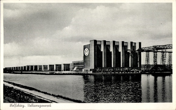 Postcard Wolfsburg in Lower Saxony, Volkswagen factory, industrial architecture, waterfront