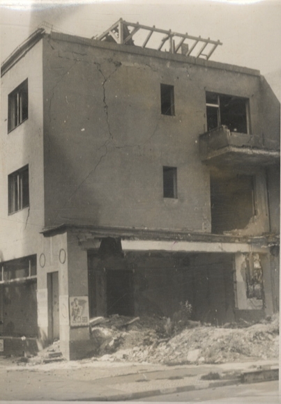 Original Fotos Berlin Tempelhof, zerstörtes Haus in der Attillastraße 10, um 1945/46, ca. 12x17 cm
