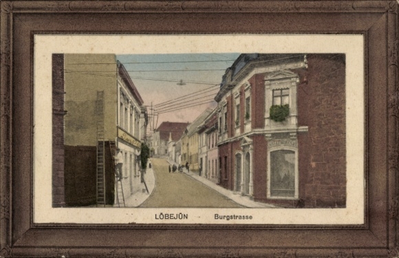 Ak Löbejün im Saalekreis, Straße in  Gebäude, Märchenhafte Atmosphäre