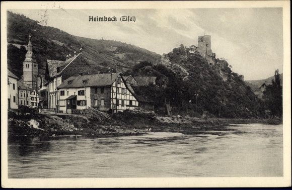 KP Heimbach w Eifel, widok na domy z muru pruskiego, ruiny, góry