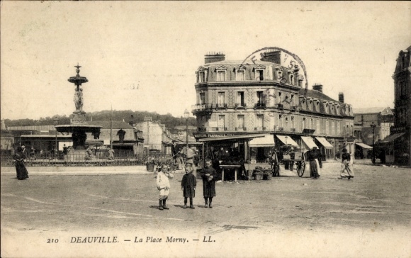 Ak Deauville Calvados, La Place Morny