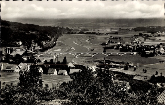KP Vlotho nad Wezerą, krajobraz rzeczny, most, okolica wiejska