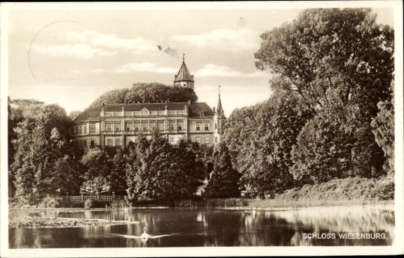 Wiesenburg in der Mark, Kasteelwater, Bomen, Architectuur