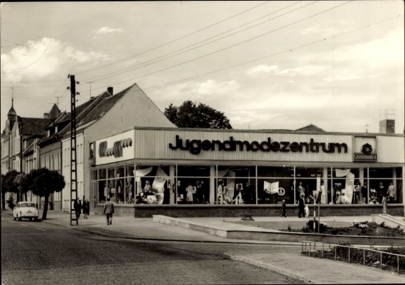 KP Leinefelde Worbis Eichsfeld Turyngia, Bahnhofstrasse, centrum mody młodzieżowej