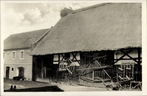 Postcard Dörgenhausen Hoyerswerda in Upper Lusatia, stork's nest, barn of Salowsky