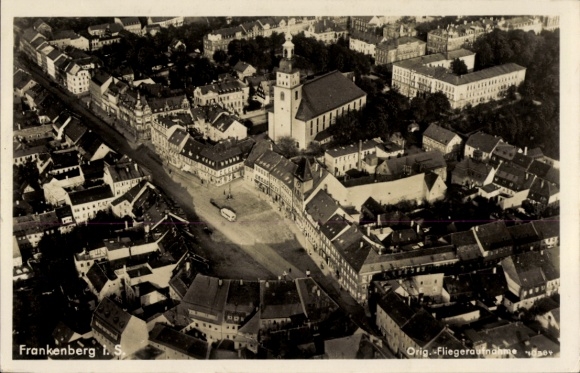 Ak Frankenberg an der Zschopau, Fliegeraufnahme des Stadtzentrums, Kirche, Marktplatz