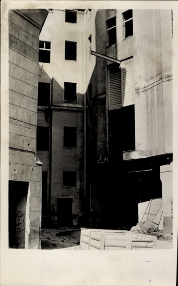 Photo Berlin Schöneberg, Theater, Nürnberger Straße, War destruction WWII, courtyard