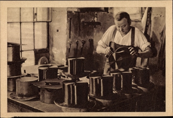 Postcard The last master silk hat maker from Berlin, WHW