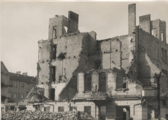 Original Fotos Berlin Tempelhof, Kaiser-Wilhelm-Straße, zerstörte Häuser, um 1945/46, ca. 12x17 cm
