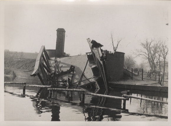 Original Foto Berlin Reinickendorf, zerstörte Tegeler Brücke, um 1945/46,  ca. 12x17 cm