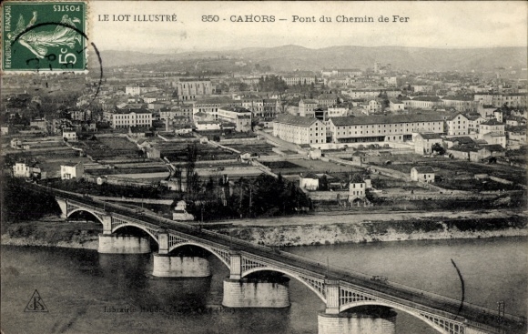 Ak Cahors Lot, Luftaufnahme von  Pont du Chemin de Fer, Brücke, Landschaft