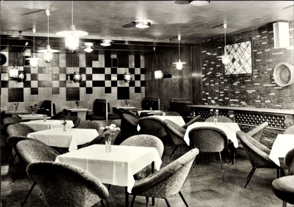 Ak Ruhla in Thüringen, Bar,  Haus der Fahrzeugelektriker, Tafeln, Beistelltische