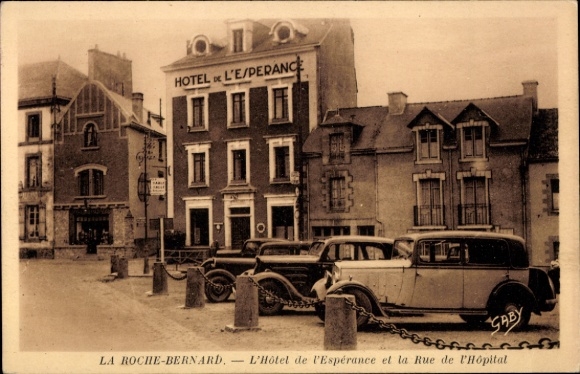 Ak La Roche Bernard Morbihan, Hotel de l'Esperance, Rue de l'Hopital, Autos