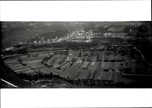 Postcard Mundelsheim am Neckar Württemberg, Mundelsheim from above, Neckar, vineyards, fields, village