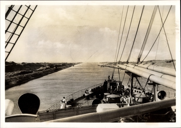 Photo Egypt, ship on the Suez Canal